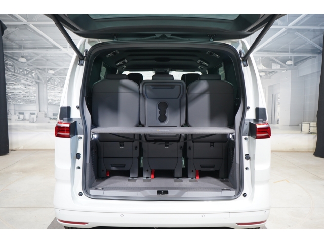 2.0 TDI DSG Generation AHK IQ.LIGHT 13