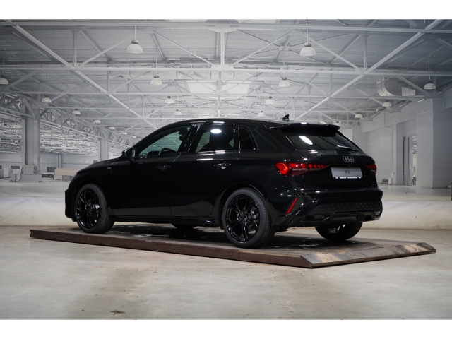 Sportback S line TFSI Tech+ Pano 18 Zoll 2