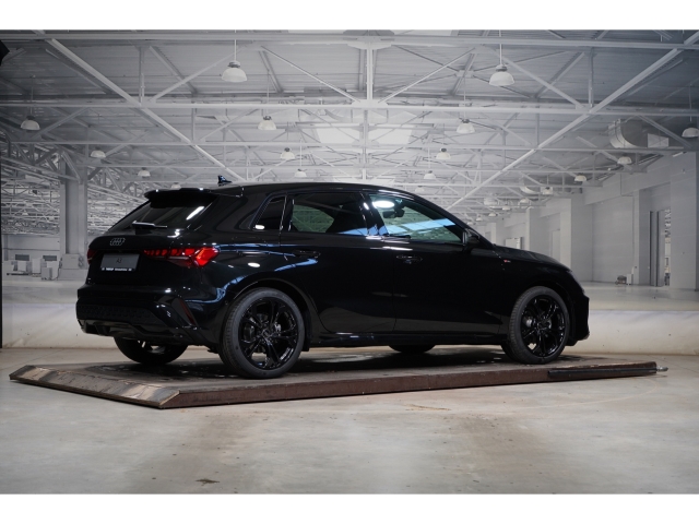 Sportback S line TFSI Tech+ Pano 18 Zoll 3