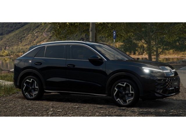 R-Line 1.5 eTSI OPF DSG IQ.LIGHT IQ.Drive 3