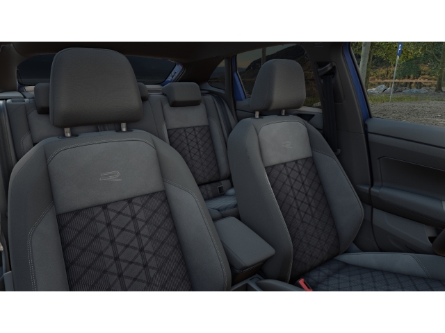 R-Line 1.5 TSI DSG Black Style IQ.DRIVE 8