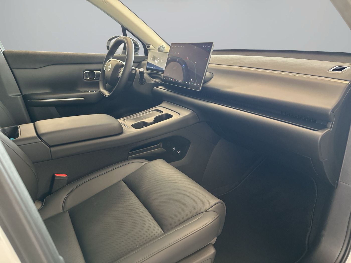 REEV Design bis zu 974 KM komb. Reichweite 11