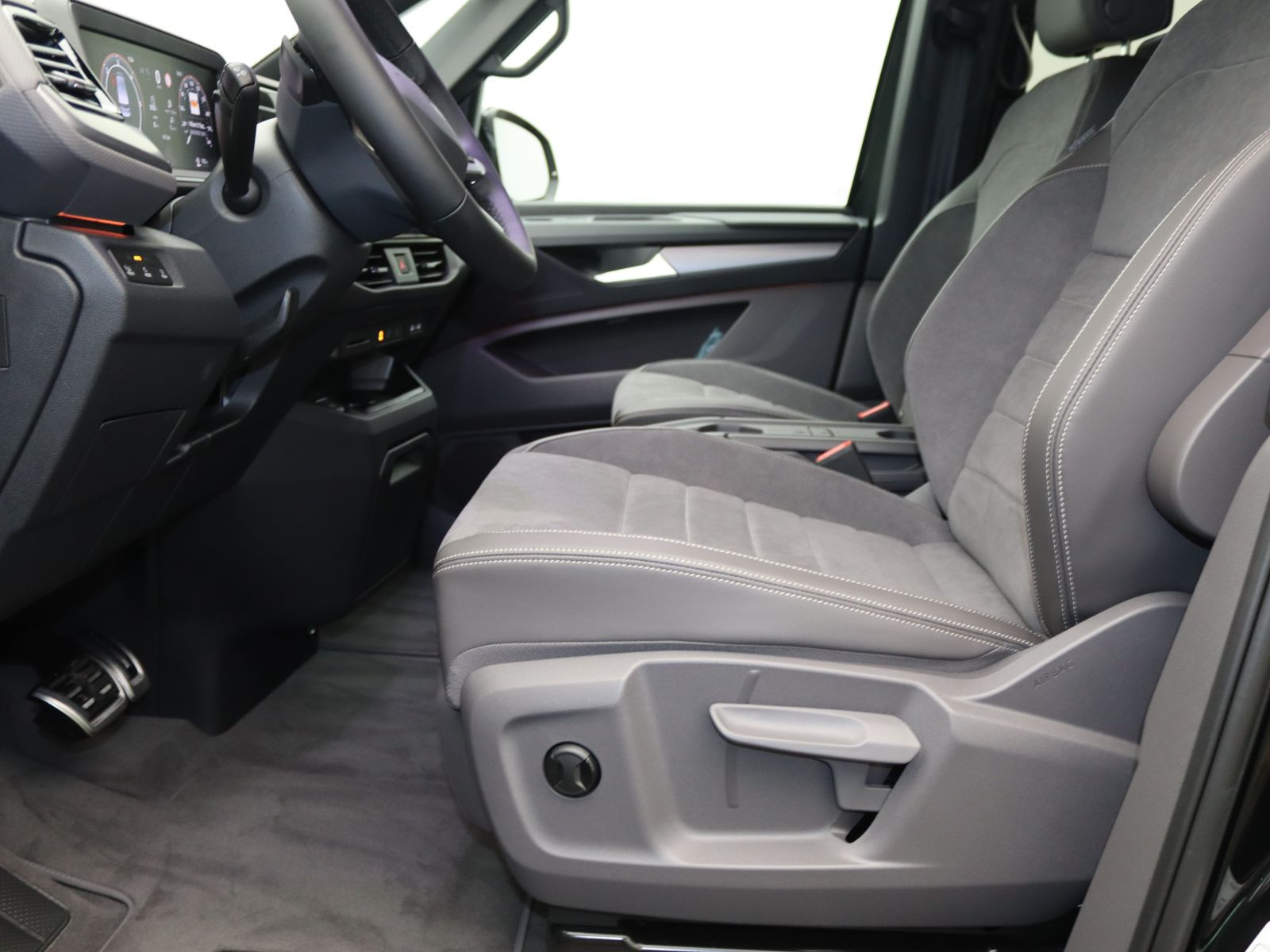 LÜ/ AHK, 7-Sitzer, Keyless, LED-Matr 11
